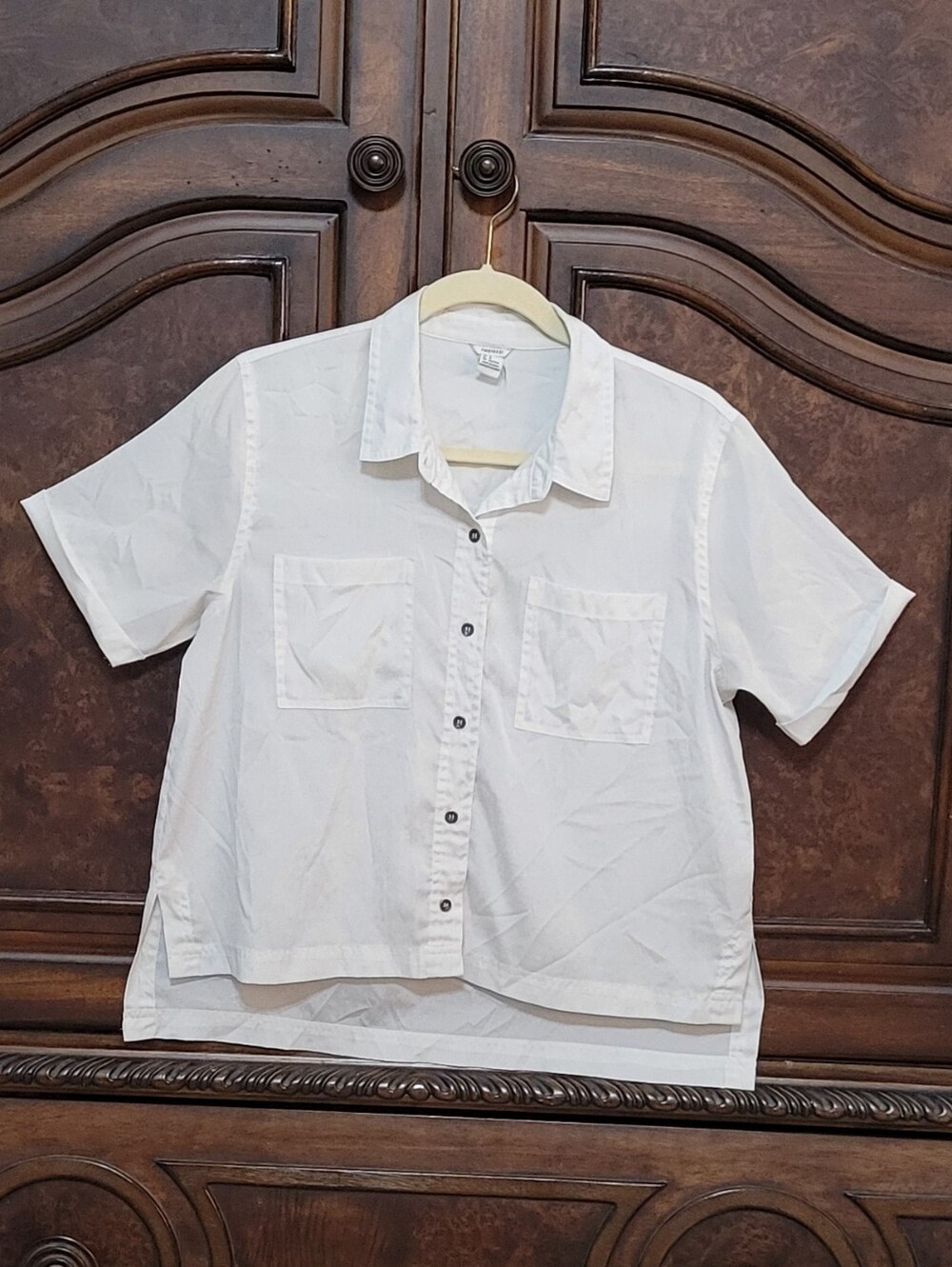 Lightweight Cream White Short-Sleeve Button-Up Shirt M